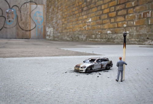 Tiny Hand Painted Figures by Slinkachu Tiny Hand Painted Figures by Slinkachu