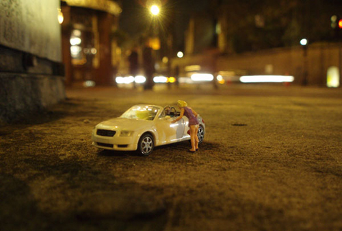 Tiny Hand Painted Figures by Slinkachu Tiny Hand Painted Figures by Slinkachu