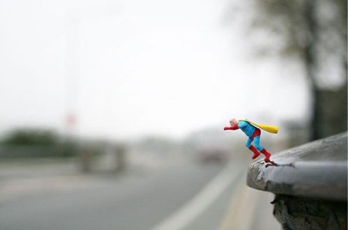 Tiny Hand Painted Figures by Slinkachu Tiny Hand Painted Figures by Slinkachu