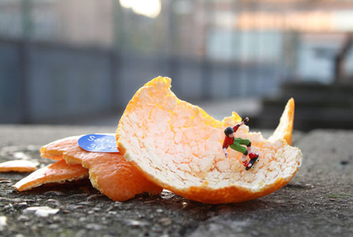Tiny Hand Painted Figures by Slinkachu Tiny Hand Painted Figures by Slinkachu